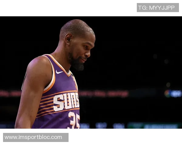 乌度卡直言杜兰特应有七八个盖帽却因裁判判罚遭无情吹罚